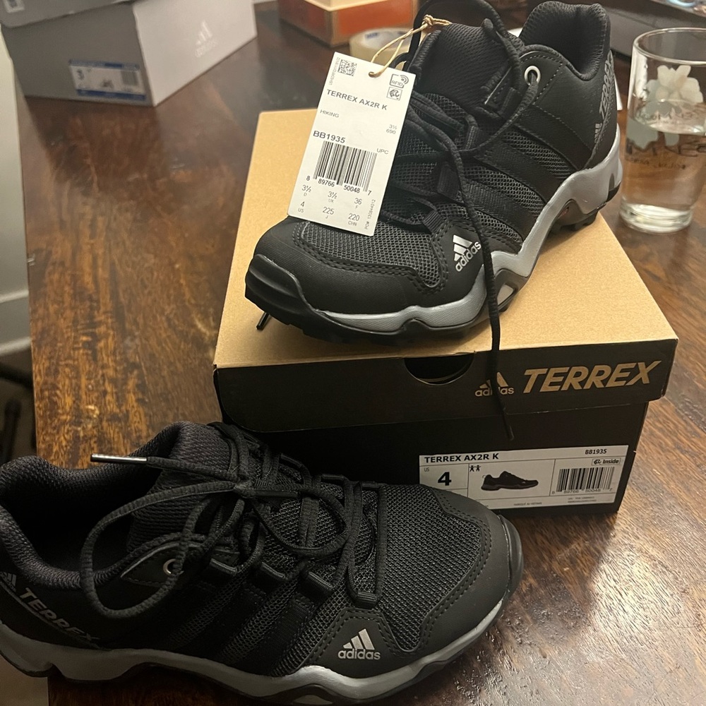 Kids S4 Adidas AK2R NWT & Box